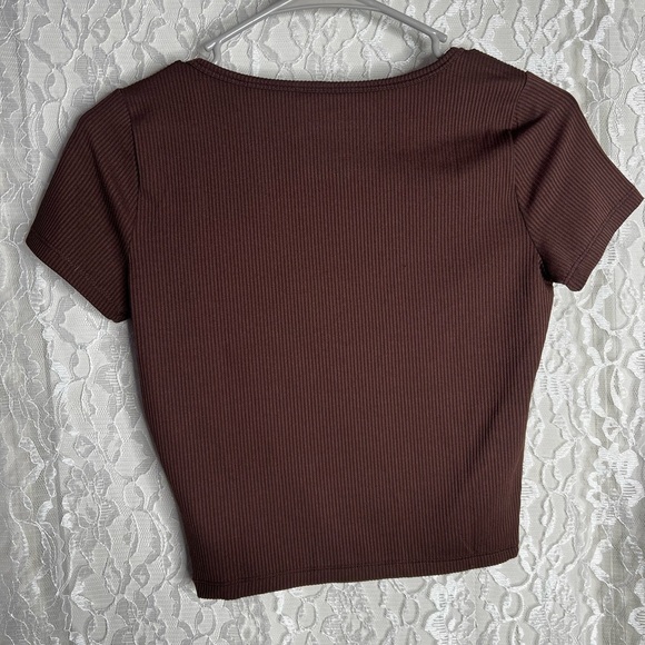 Hollister Baby Tee Crop Top Brown - Picture 3 of 6